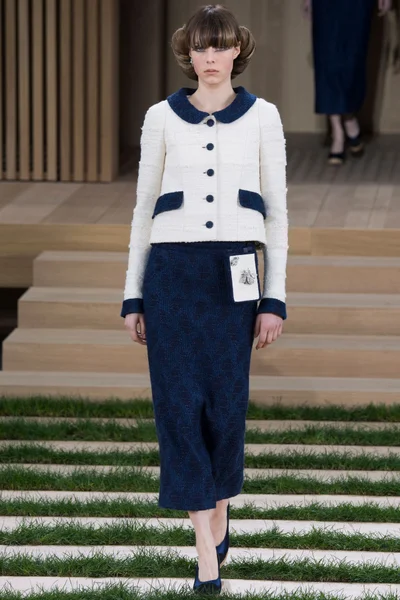 Look 7